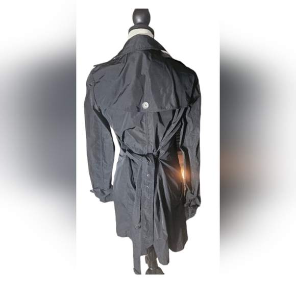 Burberry Trench Coat - Picture 6 of 9